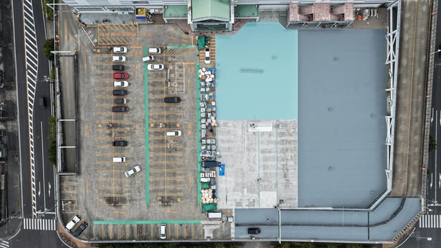 2025年11月13日撮影のイオン瀬戸みずの店屋上駐車場の施工区画